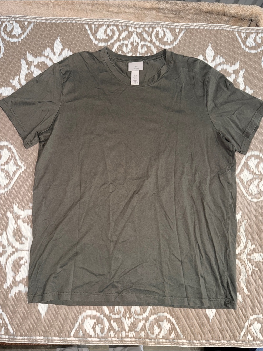 H&M Men's Short Sleeve Crewneck T-Shirt in Olive